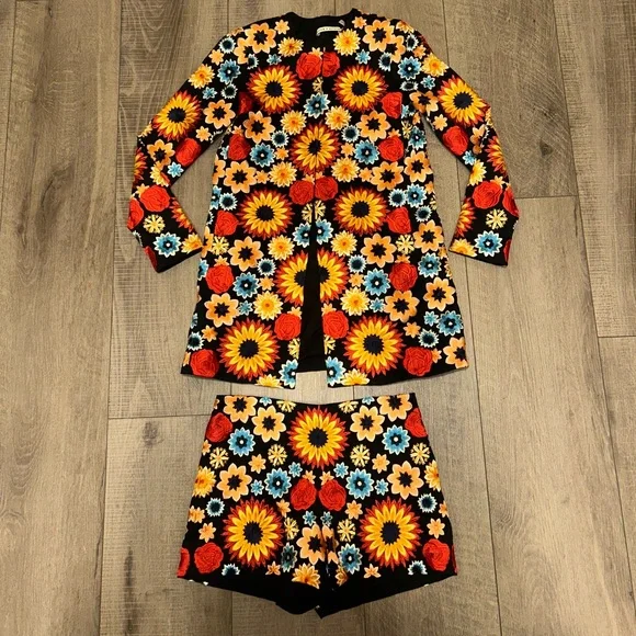 Alice + Olivia Rory Embroidered Long Jacket and Sherri Floral Embroidered Shorts - Picture 6 of 13